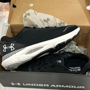 NWT Under Armour Hovr Sonic 6
